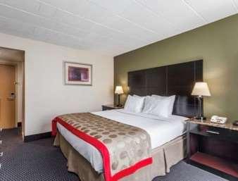 Ramada By Wyndham Newburgh/west Point Hotel Newburgh