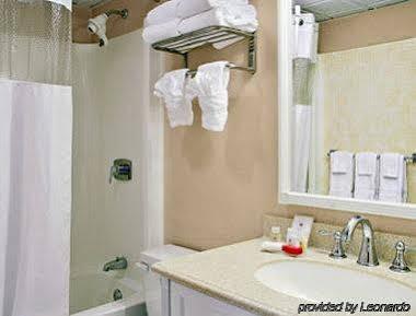 Hotel Ramada By Wyndham Newburgh/west Point 2*
