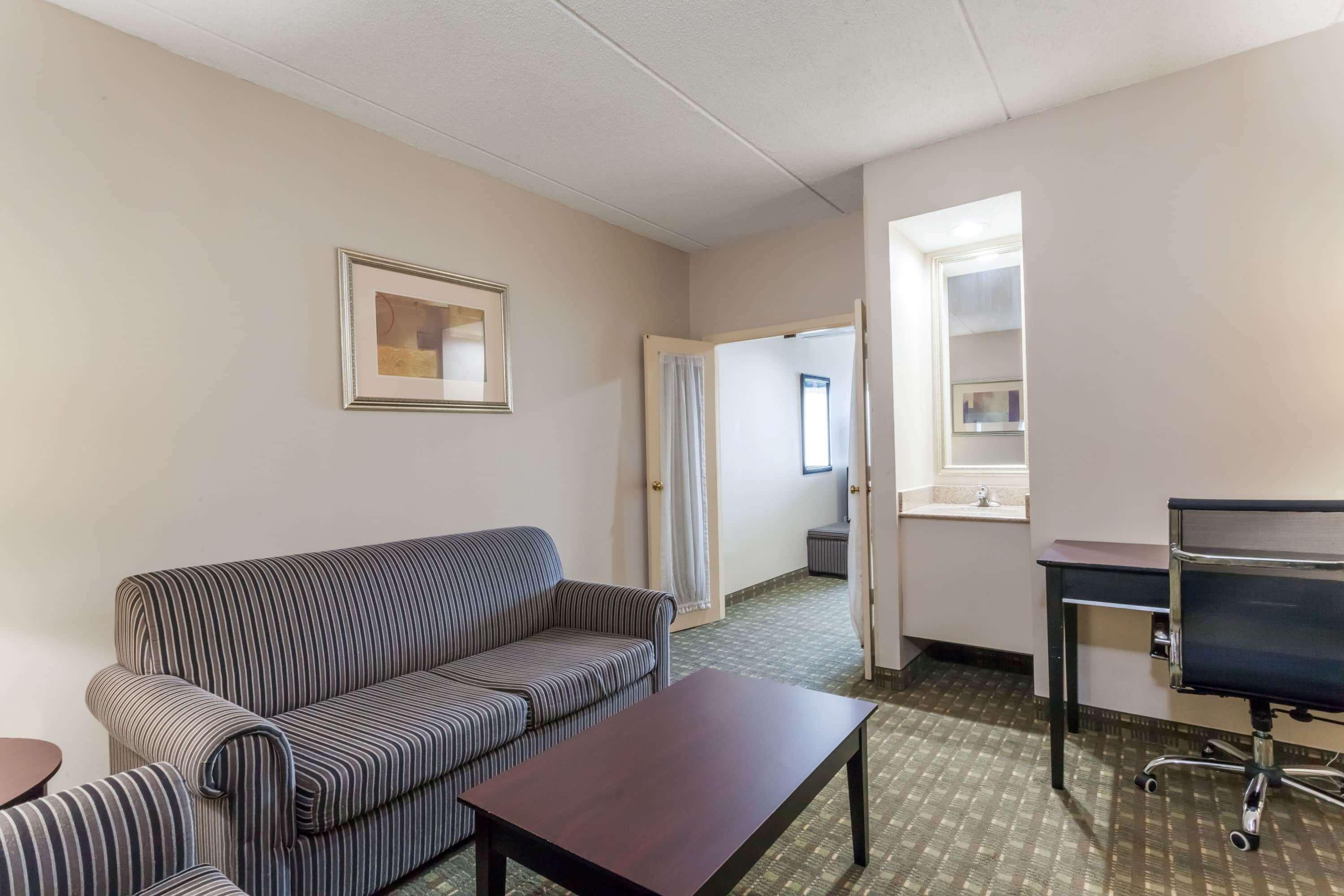 Hotel Ramada By Wyndham Newburgh/west Point Newburgh