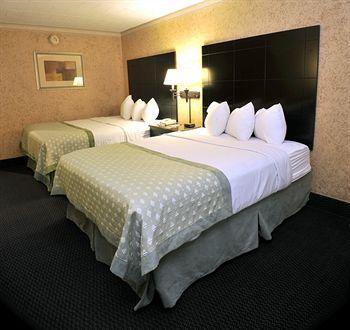 Ramada By Wyndham Newburgh/west Point Hotel Newburgh