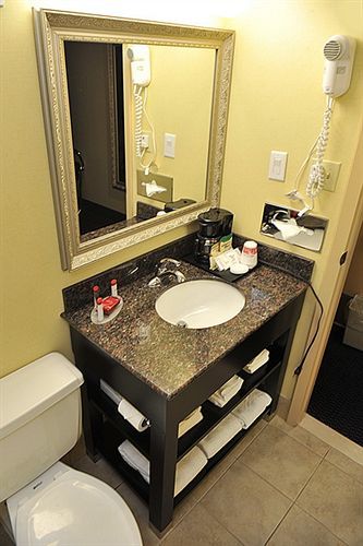 Ramada By Wyndham Newburgh/west Point Hotel Newburgh