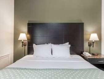 Ramada By Wyndham Newburgh/west Point Hotel