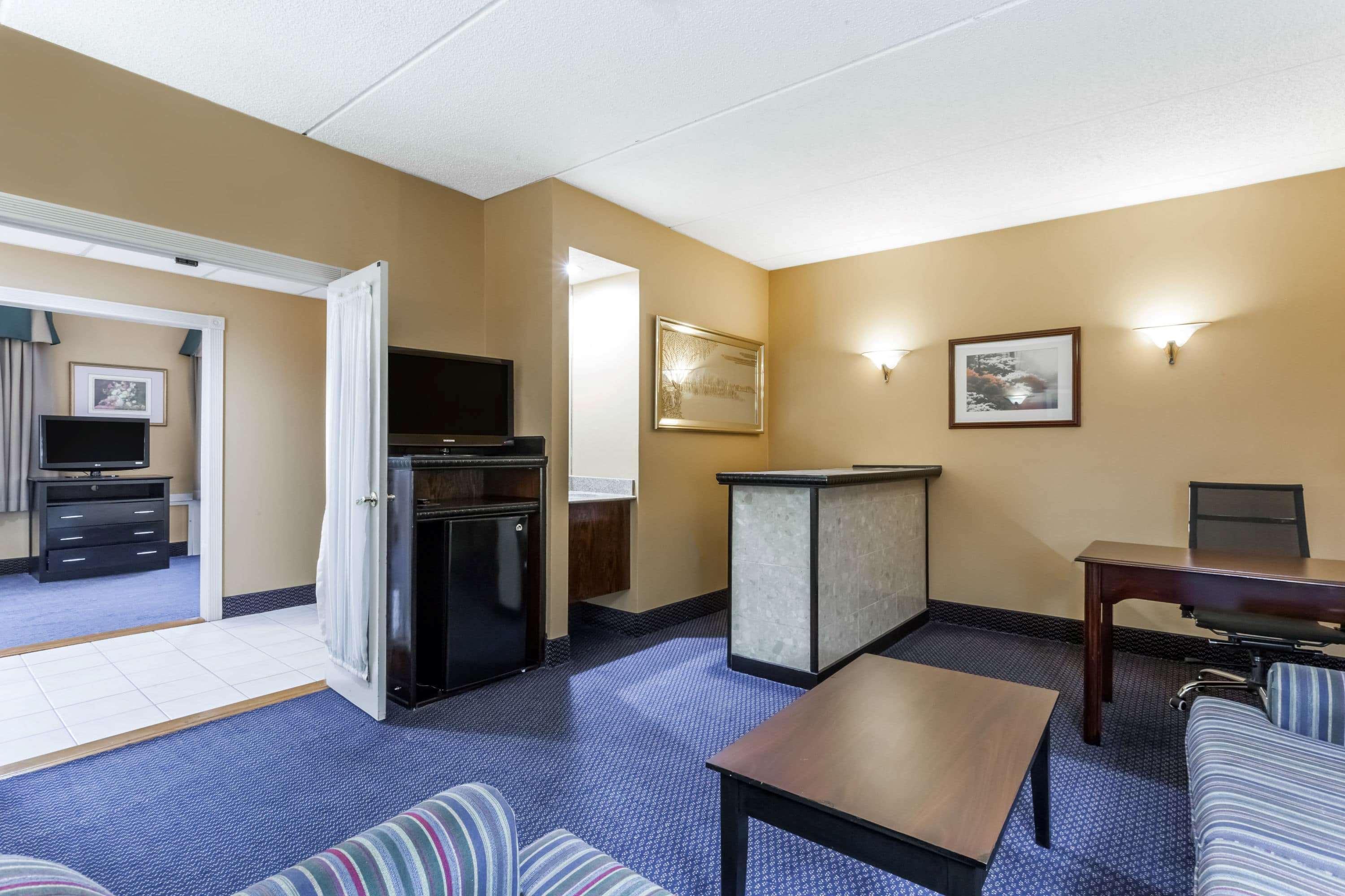 Ramada By Wyndham Newburgh/west Point Hotel 2*