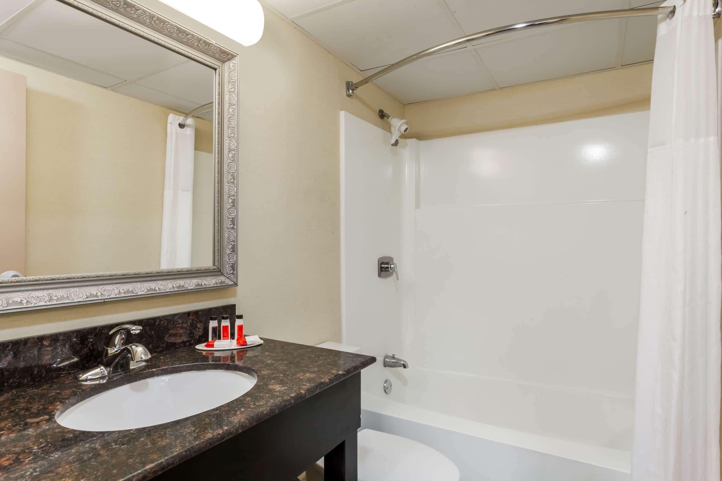 Ramada By Wyndham Newburgh/west Point 2*