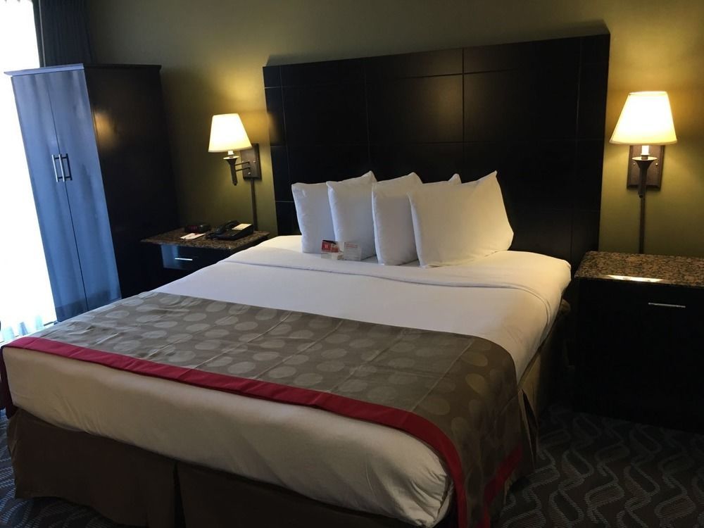 Hotel Ramada By Wyndham Newburgh/west Point 2*
