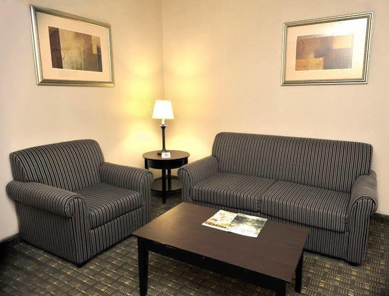 Hotel Ramada By Wyndham Newburgh/west Point 2*